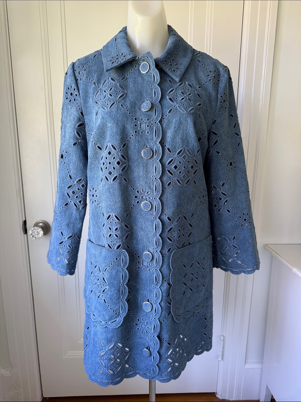 Veronica Beard 4 Erilyn Eyelet Shirt Dress Blue Cutwork Coat with slip dress